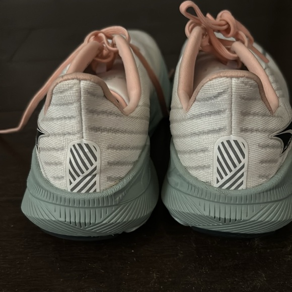 Women’s Altra FWD Experience size 7.5 in lightly used condition - Picture 3 of 4